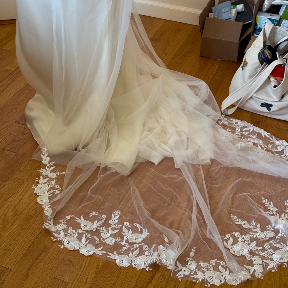 Elegant White Floral Bridal Veil